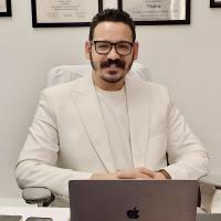 اخصائي امراض المخ و الاعصاب و العمود الفقري