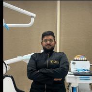 بكالوريوس طب وجراحة الفم والأسنان جامعه مصر للعلوم والتكنولوجيا .

يقدم مجموعة متكاملة من خدمات طب الأسنان، تشمل:
 تنظيف وتلميع ا
لأسنان.
 حشوات الأسنان التجميلية.
 علاج وحشوات العصب.
 جراحات وعلاج اللثة.
ية لتحقيق أفضل النتائ