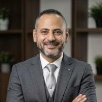 استشاري طب و جراحة العيون