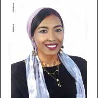 اخصائي في طب و جراحة الفم و الاسنان، معيدة بجامعة MSA