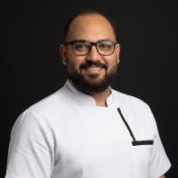 اخصائي طب وجراحة الفم والأسنان 
ماجستير التركيبات الثابتة