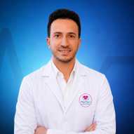 أخصائي المخ والأعصاب والعمود الفقري