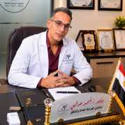 استشاري الجراحة العامة والمناظير وأورام الثدي، وعضو الجمعية المصرية لجراحة المناظير.