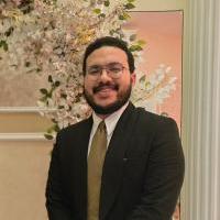 أخصائي الباطنة والجهاز الهضمي والسكر والغدد أحمد سيد