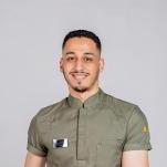 اخصائي طب و جراحة الفم و الاسنان