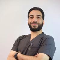 اخصائي النساء والولادة واطفال الانابيب جامعة عين شمس .