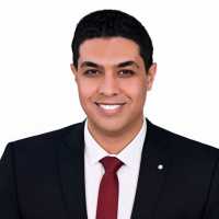 اخصائي طب الفم و الاسنان