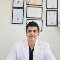 اخصائي طب وجراحة الفم والاسنان