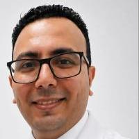 استشاري امراض الكلى والسكر وضغط الدم وزراعة الكلى كليه الطب جامعه عين شمس
