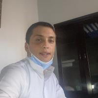 اخصائي جراحة الفم وتجميل الاسنان
