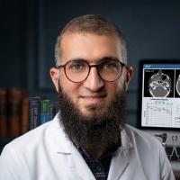 استشاري جراحه الانف والاذن والحنجره