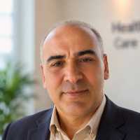 الأستاذ الدكتور عصام الشيمي أستاذ الباطنة العامة والكبد والجهاز الهضمي
