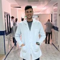 اخصائي طب و جراحة الفم والاسنان