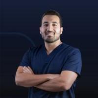 اخصائي تجميل الاسنان
