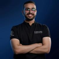 اخصائي تجميل الاسنان و التركيبات