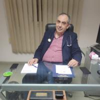 استشاري امراض الباطنه وزراعه الكلي وعلاج السكر