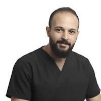 استشاري طب وجراحة الفم والأسنان