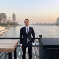 اخصائي امراض النساء والتوليد