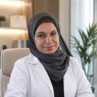 بكالوريوس الطب والجراحة – قصر العيني
 ماجستير الأمراض الباطنة
 الزمالة المصرية لأمراض وزراعة الكلى