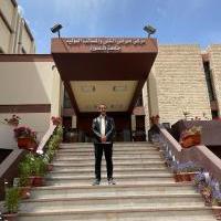 استشاري امراض الباطنة والكلي