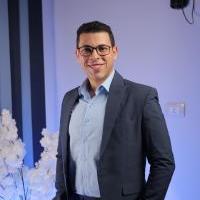 اخصائي امراض و زراعة الكلى و الباطنة العامة