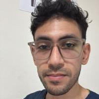 اخصائي طب وجراحة الفم والاسنان