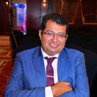 أستاذ جراحة أوعية دموية كلية طب المنصورة.