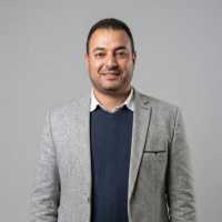 استشاري جراحة العظام واصابات الملاعب ومناظير الركبه والكتف والمفاصل