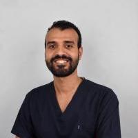 اخصائي جراحة وأمراض اللثة وزراعة الأسنان