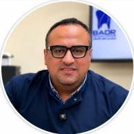 اخصائي طب وجراحة الفم والاسنان