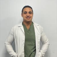 استشاري جراحه العظام والمفاصل الصناعيه
