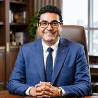استشاري جراحة الأورام والمناظير
