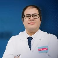 استاذ دكتور جراحة اوعية دموية بالقصر العينى