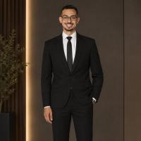 استشاري جراحة الوجه والفكين
