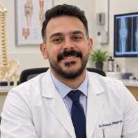 اخصائي جراحة العظام وإصابات الملاعب والعمود الفقري