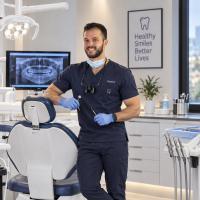 اخصائي تجميل اسنان - ماجستير جامعة القاهرة - حاصل على دبلومة التجميل للاسنان GMS academy-ADA
دبلومة biomemimtic للحشو المتطور