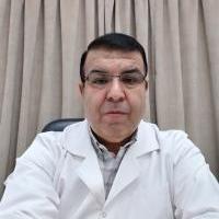 استشارى أمراض الباطنه و القلب والسكر