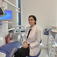 أخصائي جراحة الفم و تجميل الاسنان