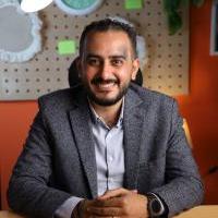اخصائي امراض الكبد و الجهاز الهضمى و الباطنه العامه و المناظير