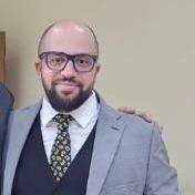 دكتور محمود محمد فرج استاذ واستشارى مناظير وجراحات الكلى في شبرا