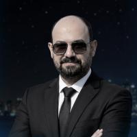 استشارى جراحة المخ والاعصاب والعمود الفقرى ومناظير المخ والعمود الفقرى