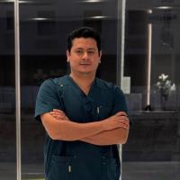 اخصائي طب الاطفال و حديثي الولاده