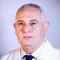 استشاري امراض الباطنه وامراض السكر والغدد الصماء
