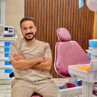 اخصائي طب وجراحه الفم والاسنان