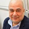 دكتور اسامة العطار أستاذ الجراحة العامة واستشاري أول جراحات المناظير المتقدمة في 6 اكتوبر