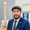 دكتور طه الهواري استشاري جراحة العمود الفقري والعظام في دار السلام