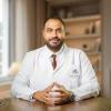 دكتور عمرو انور محمود مدرس و استشاري الجراحة العامة و جراحات المناظير و الاورام بكلية طب القصر العيني في الفسطاط