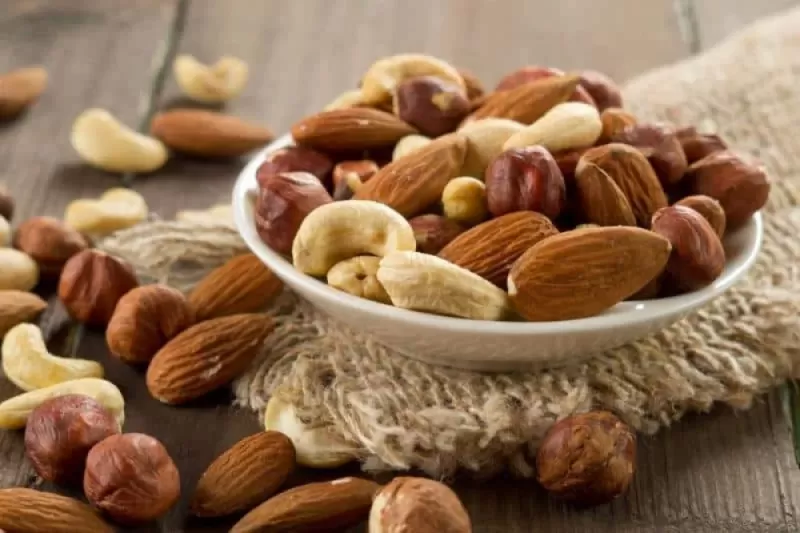 استمتع بصحة جيدة مع تناول كمية مناسبة من المكسرات