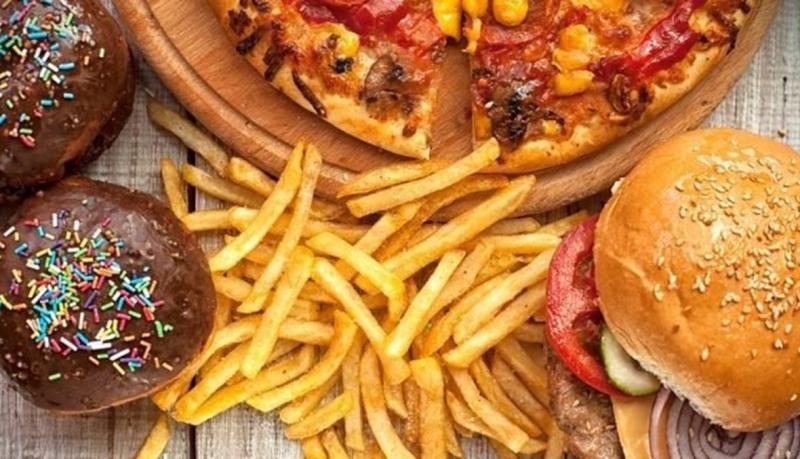خطورة تناول الوجبات السريعة على الصحة  فى رمضان