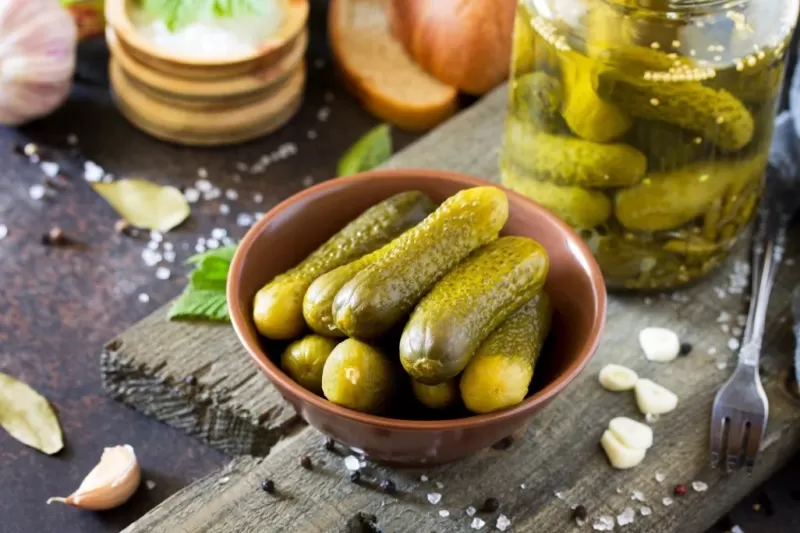 اضرار تناول المخللات بكثرة فى رمضان